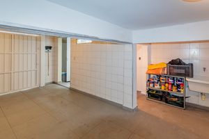 Image 86 - 887999