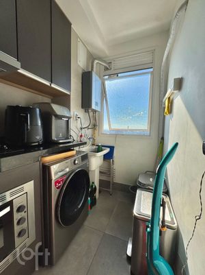 Image 11 - 888002