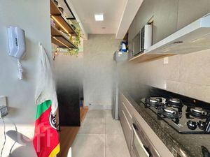 Image 10 - 888002