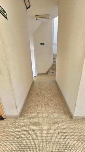 Image 15 - 888048