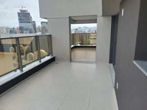 Image 11 - 888049