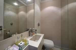 Image 15 - 888050