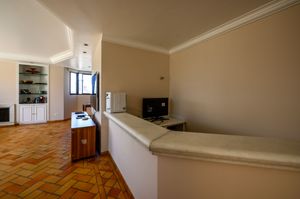 Image 22 - 888050