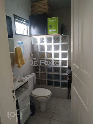Image 5 - 888055