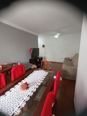 Image 4 - 888056