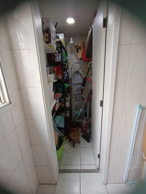 Image 12 - 888056