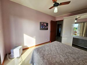 Image 18 - 888071
