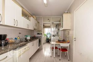 Image 6 - 888081