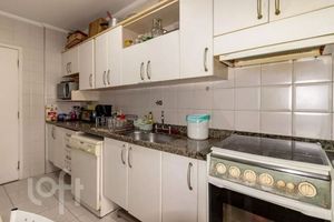 Image 7 - 888081