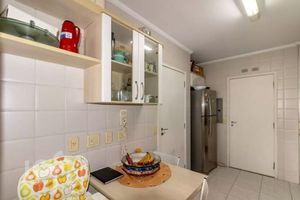 Image 8 - 888081