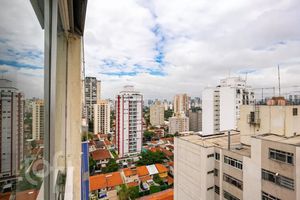 Image 21 - 888083
