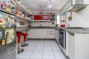 Image 9 - 888087