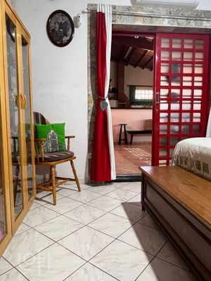 Image 11 - 888091