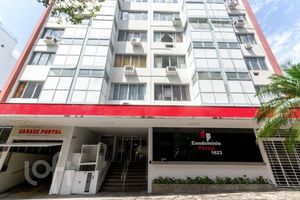 Image 6 - 888092
