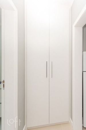 Image 13 - 888092