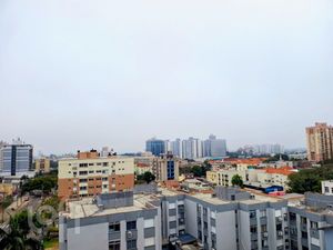Image 17 - 888095