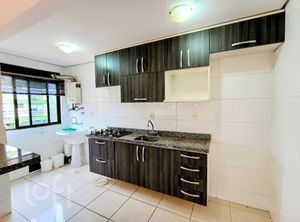 Image 4 - 888095
