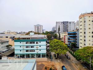 Image 18 - 888095