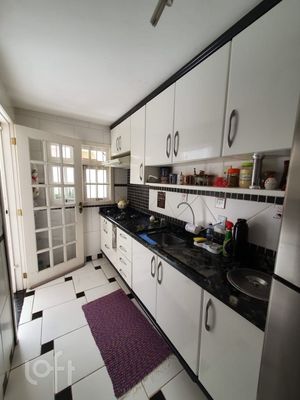 Image 16 - 888096