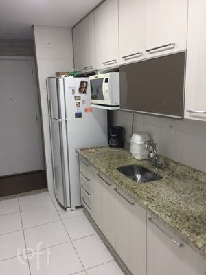 Image 3 - 888097