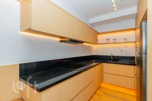 Image 3 - 888099