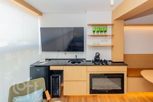 Image 9 - 888099