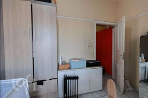 Image 10 - 888104