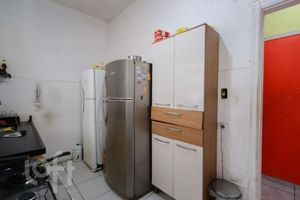 Image 4 - 888104