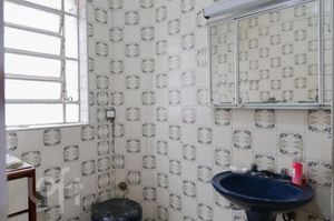 Image 16 - 888104