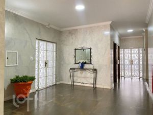 Image 18 - 888105