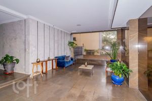 Image 38 - 888105