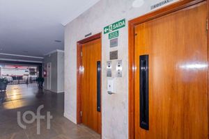 Image 37 - 888105