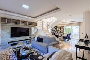 Image 9 - 888108
