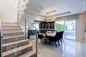 Image 39 - 888108