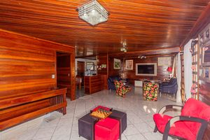 Image 15 - 888111