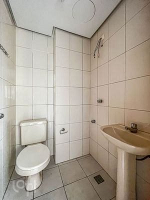 Image 7 - 888112