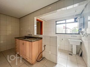 Image 4 - 888112