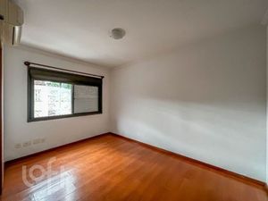 Image 9 - 888112