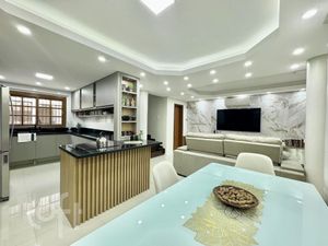 Image 15 - 888114