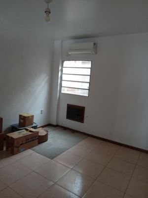Image 8 - 888115