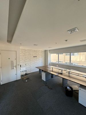 Image 8 - 888118