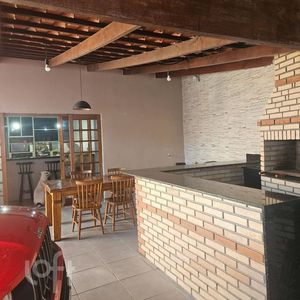 Image 15 - 888122