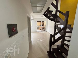 Image 4 - 888124