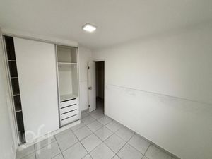 Image 6 - 888124
