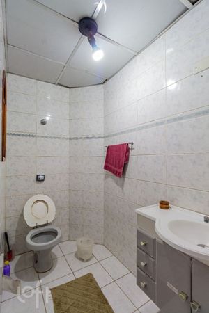 Image 11 - 888125