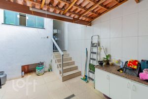 Image 27 - 888125