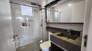 Image 18 - 888129