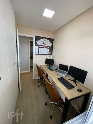 Image 17 - 888136