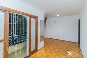 Image 9 - 888139