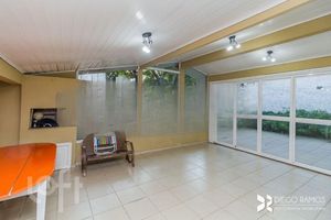 Image 17 - 888139